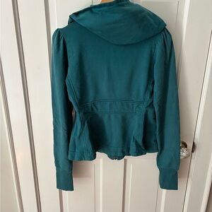 Prairie Underground Short Cloak Hoodie in Peacock, Size Small